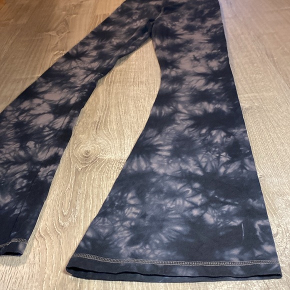 Victoria’s Secret PINK Tie-Dye Flares - Picture 2 of 6